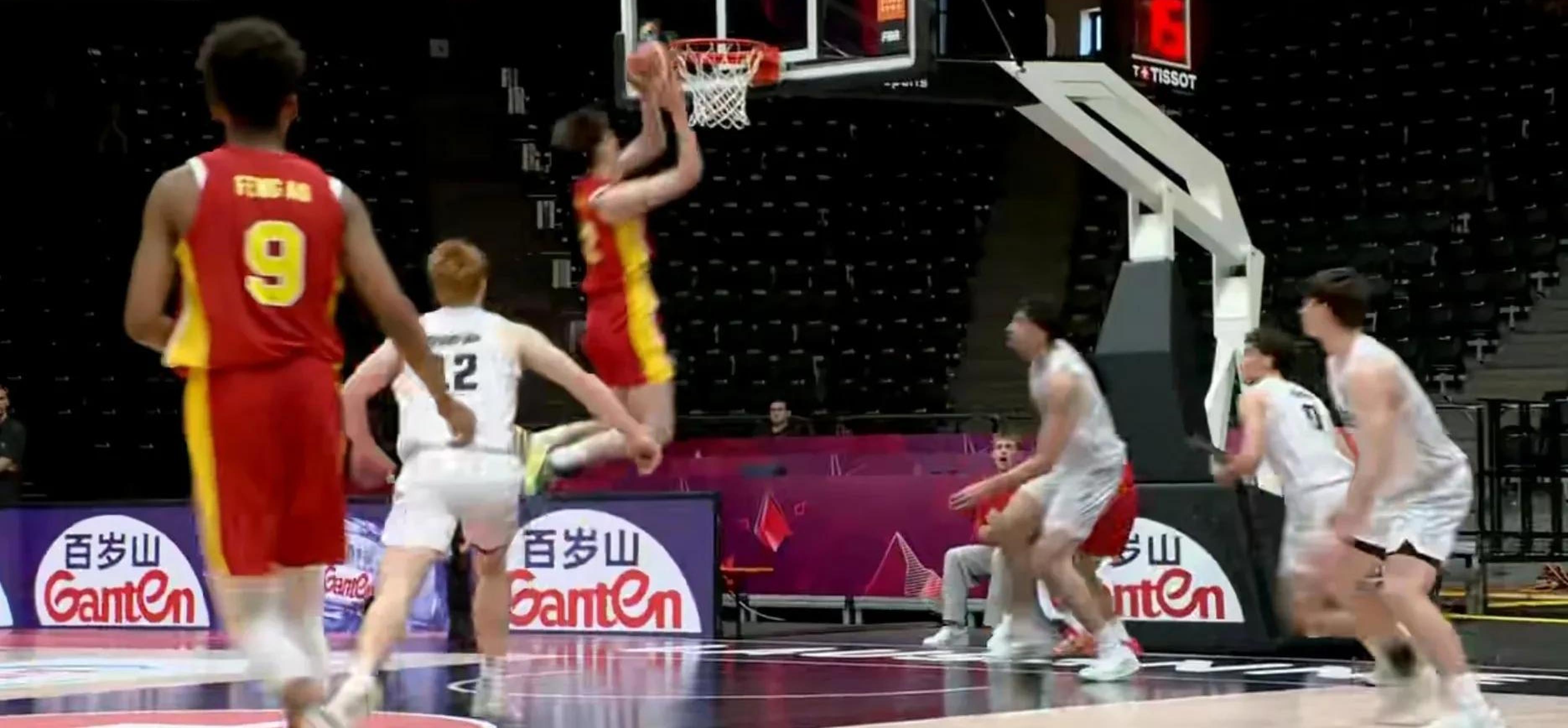 开云体育网站-2028年NBA模拟选秀中国两将入选郇斯楠首轮14顺位